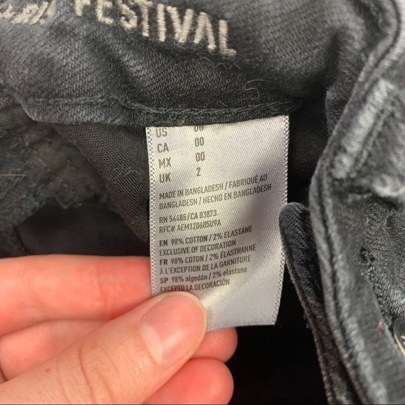 American Eagle Vintage High Rise Distressed Shorts - Picture 6 of 7